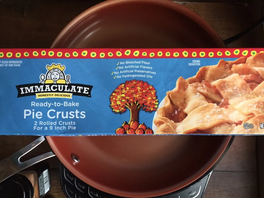 I love baking baking all year long, but especially during the holiday season.I made an amazing cast iron skillet pear tart with a caramel sauce inside!