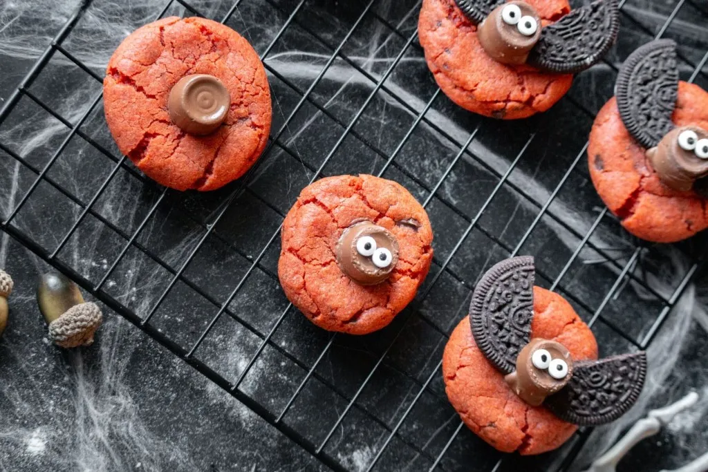 Halloween cookies. Orange bag cookies recipe with oreo cookies and rolo candy