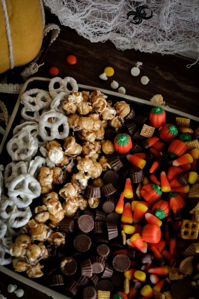 spooky easy diy Halloween candy board