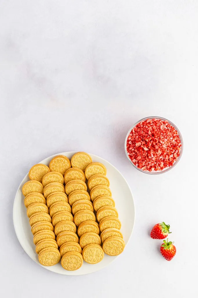 ingredients needed to make strawberry crunch topping