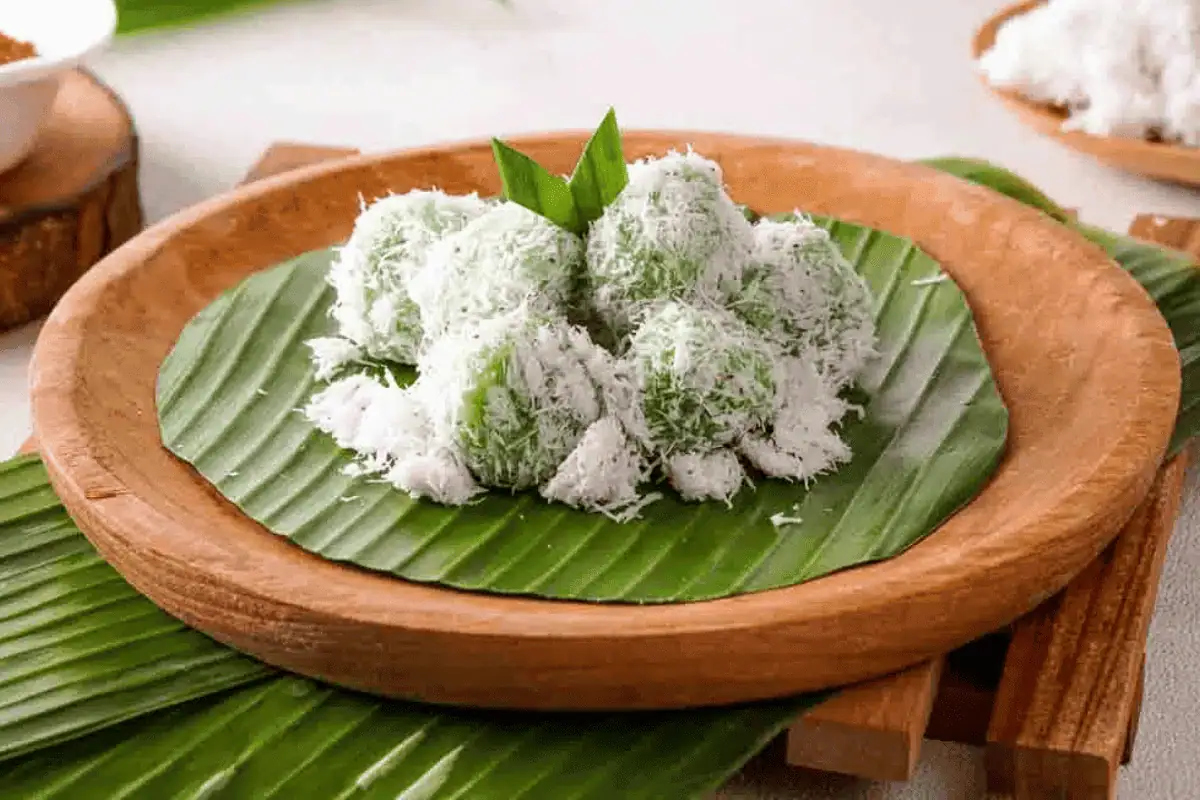 Sweet Indonesian rice balls.