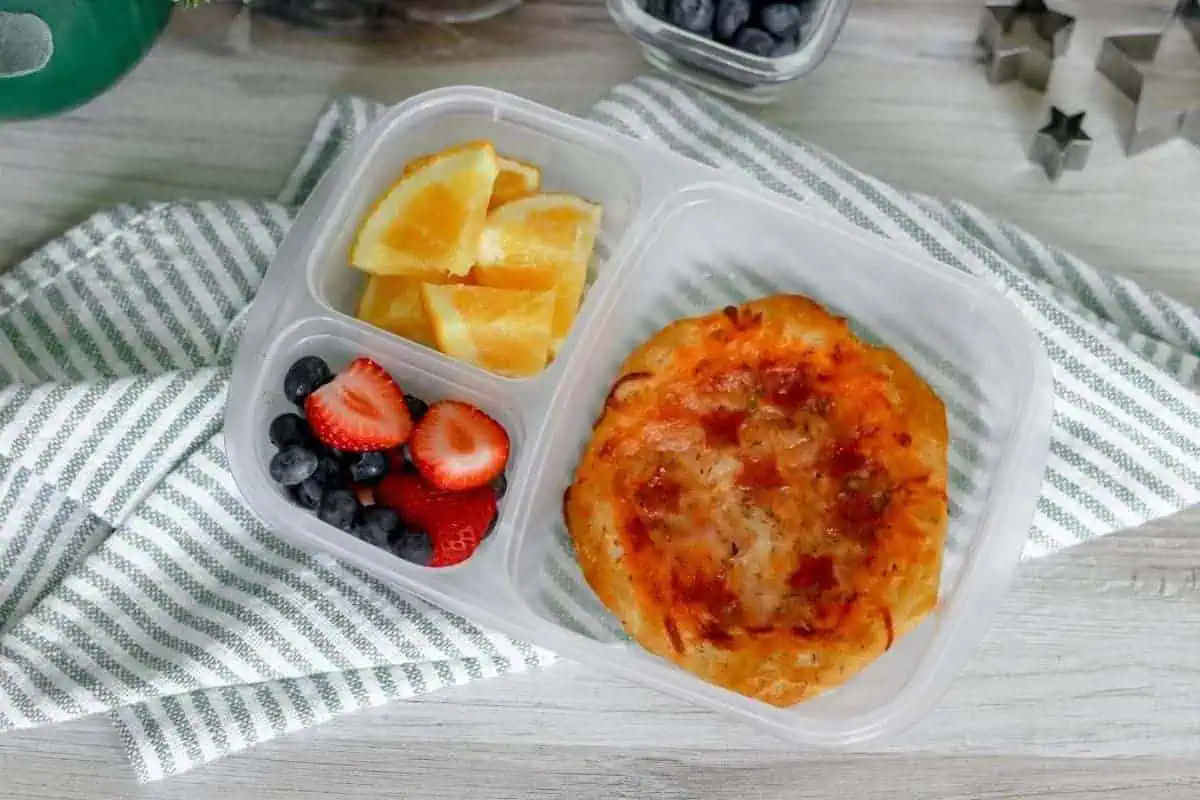 Mini Pizza with fruit