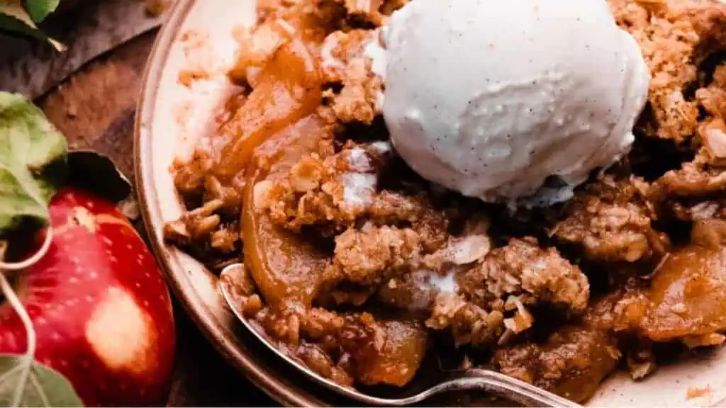 The Best Skillet Apple Crisp