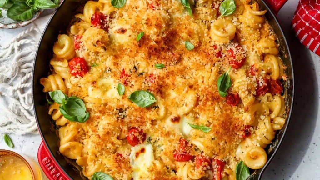 Garlic Butter Caprese Macaroni