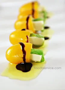 Mini Tomato Caprese Appetizer recipe! Super healthy & Clean eating, too.