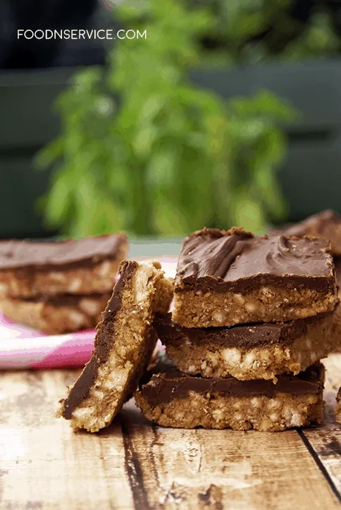 These no bake cookie bars are just simply delicious and so easy to make for Christmas cookie platters!