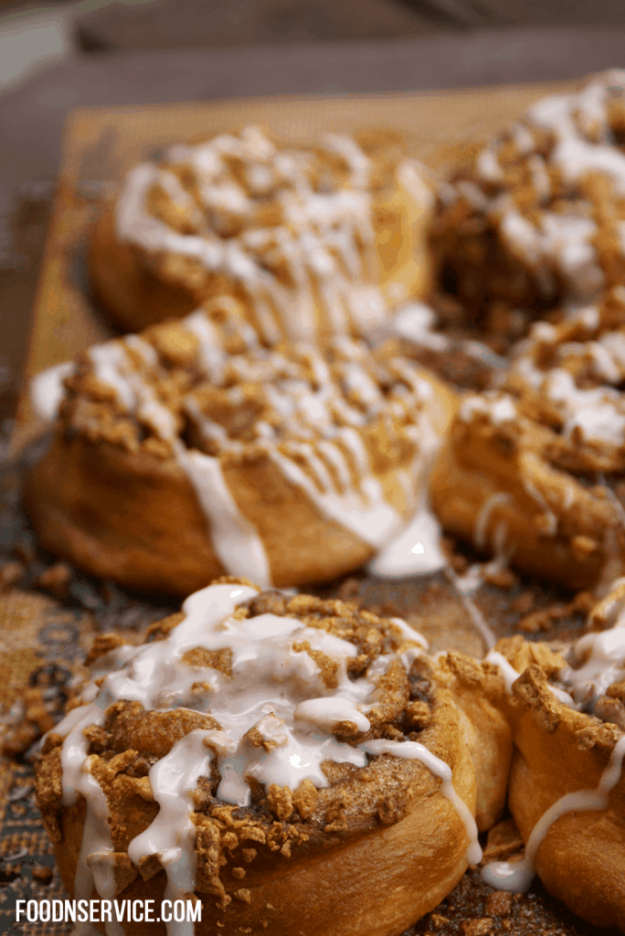 These golden grahams cinnamon rolls are going to be your newest obsession in life!