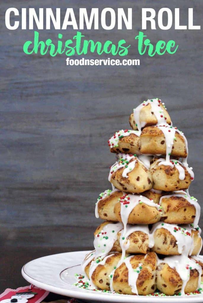 you can make this cinnamon roll christmas tree in no time! It makes a perfect treat for the holiday season, and to any Christmas party you go to! #cinnamonrolls #christmastree #christmas #brunch #diy