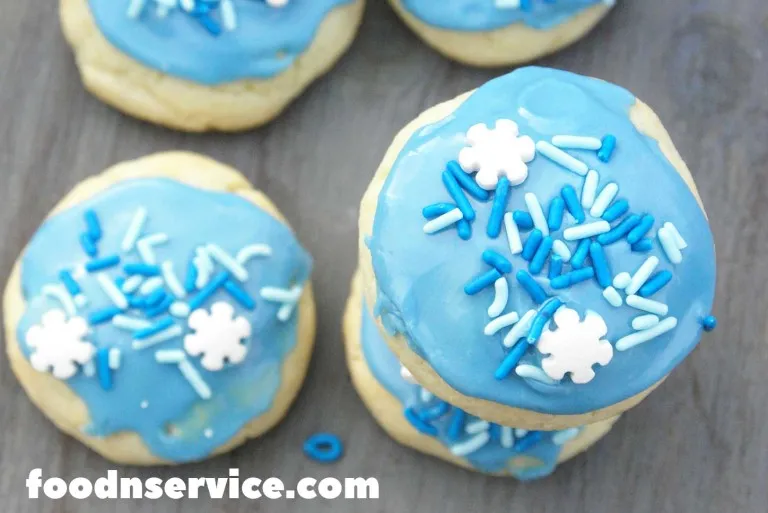 Easy Hanukkah Cookies you can whip up in no time during the Hanukkah season! #Hanukkah #Hanukkahcookies #cookies