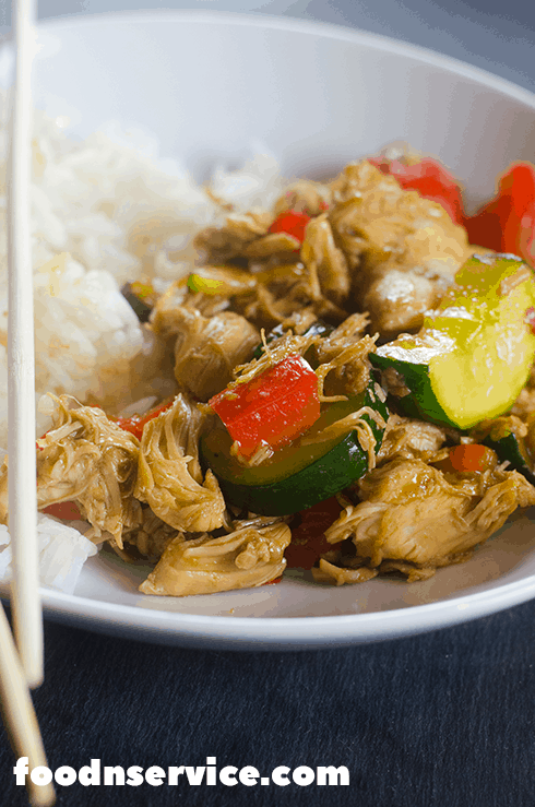 My Instant Pot Kung Pao Chicken is going to be your favorite new recipe to put on your list of chicken pressure cooker recipes! I love that it only has 4 FreeStyle Weight Watchers points! #FreeStyle #WeightWatchersRecipes #InstantPotRecipes #InstantPot #WWrecipes