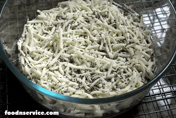 This instant Pot Pizza Dip is the best thing that could ever happen to your favorite party dip! It's perfect for any party or big game gathering that you have planned! #football #instantpot #pizzadip #recipes #instantpotrecipes #instantpotappetizers #appetizers