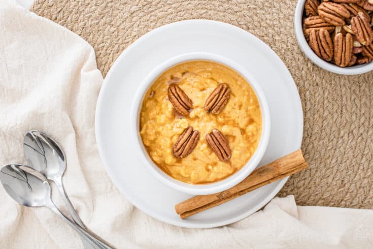 There's no better way to start the morning off then with a bowl of this delicious Instant Pot pumpkin oatmeal!