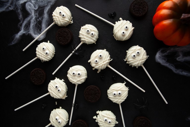 Oreo Mummy Pops