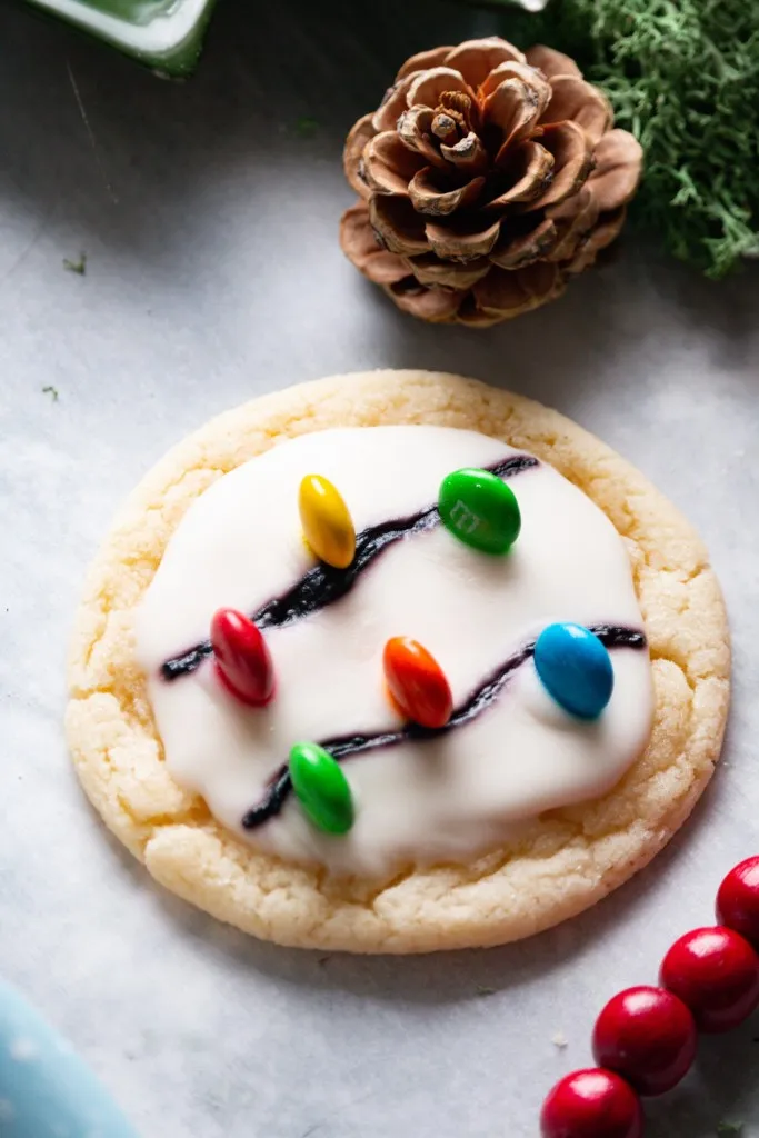 single christmas lights cookies by a pinecone