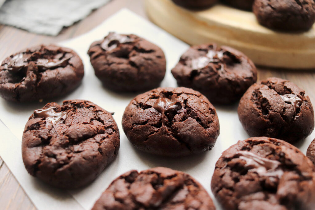 close up shot of soft easy double chocolate cookies