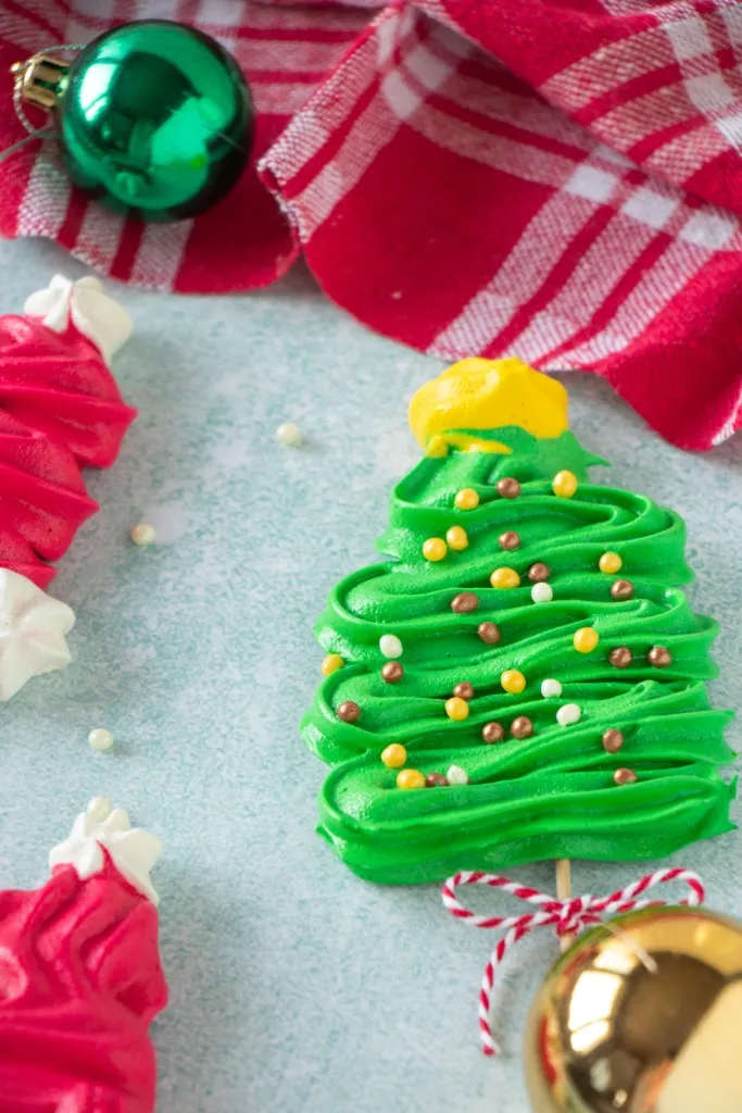 Christmas tree and Santa Claus meringue pops