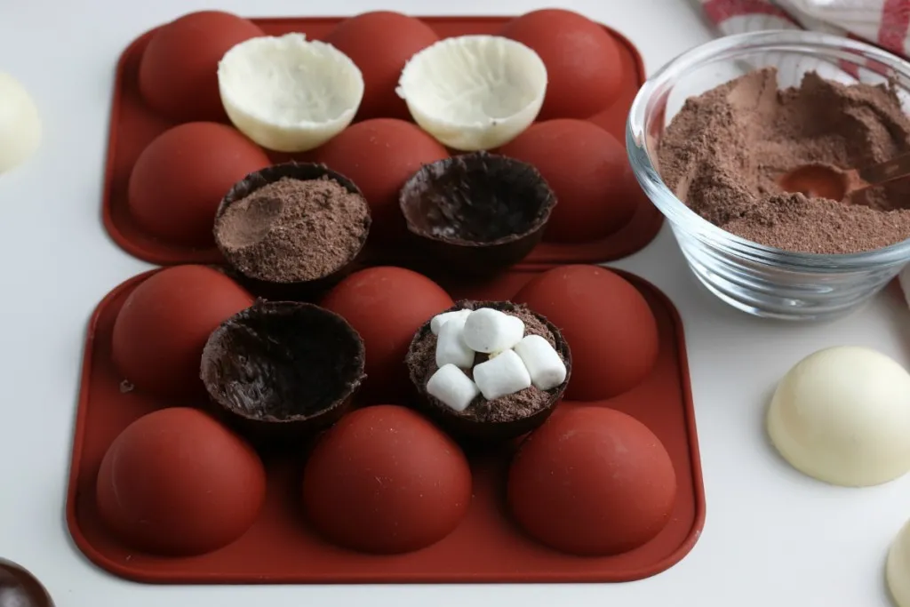how hot chocolate bombs are made with the fillings