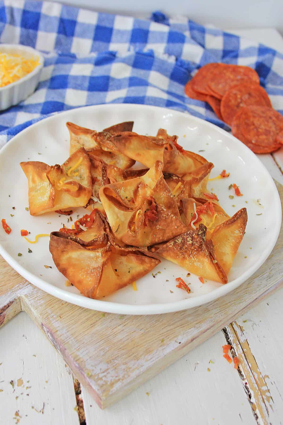 Air Fryer Pizza Wontons • FoodnService