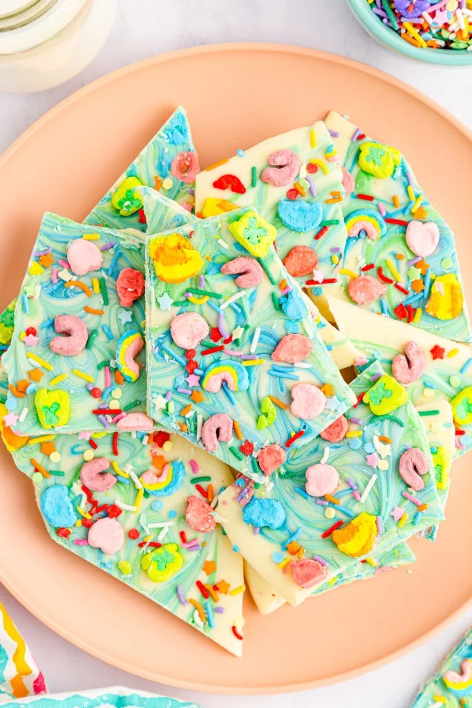 marshmallow and rainbow sprinkle lucky charms bark