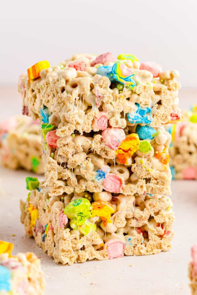 side view of stacked lucky charms treats bars