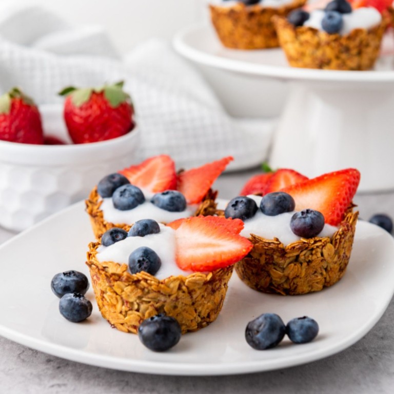 Granola Cups with Yogurt