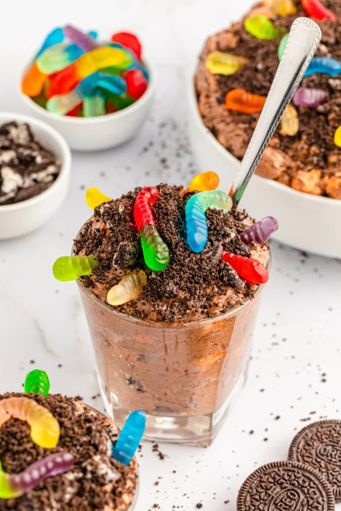 easy oreo chocolate fluff for halloween dirt worm cups