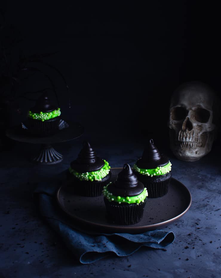 black witches couldron cupcakes