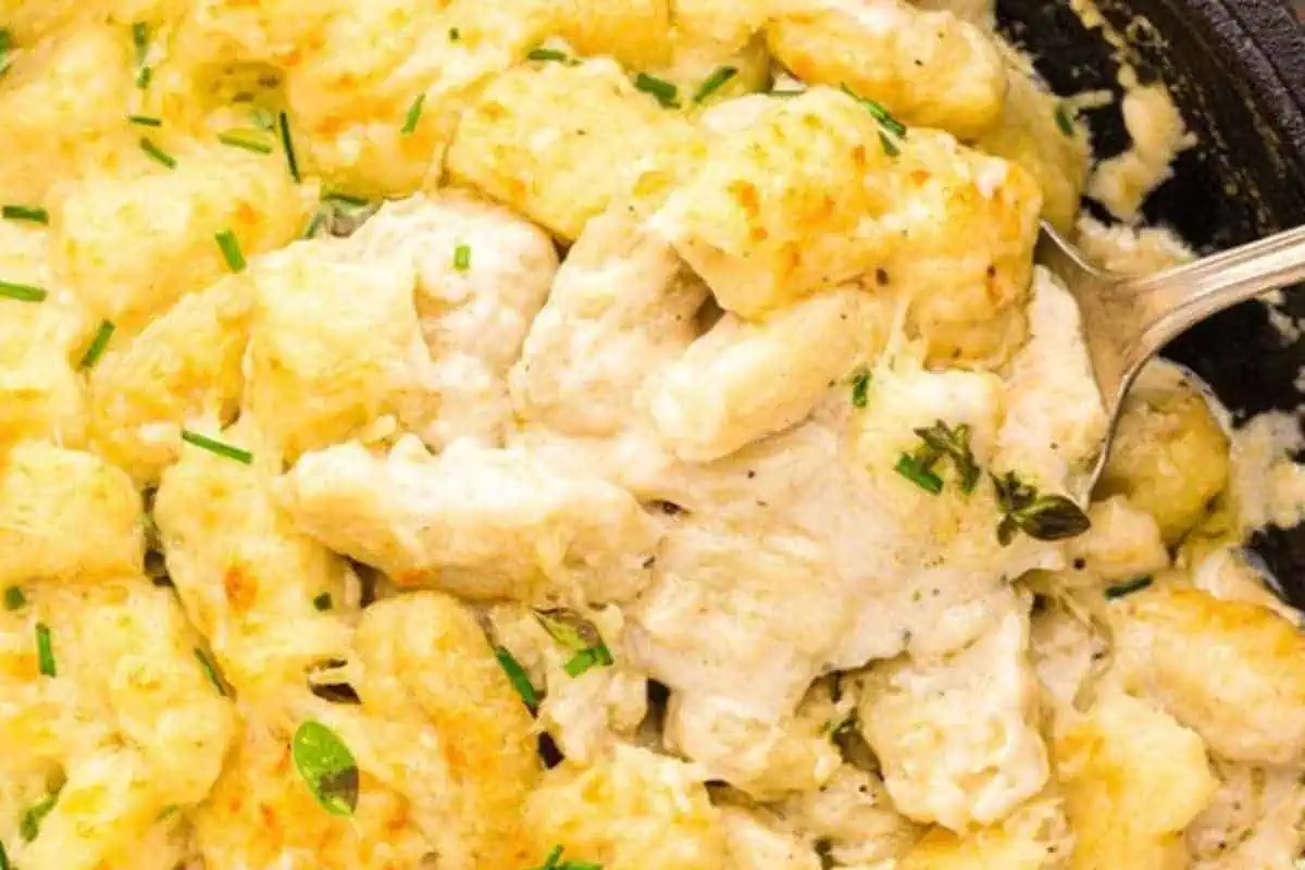 Cheesy gnocci in a white sauce.