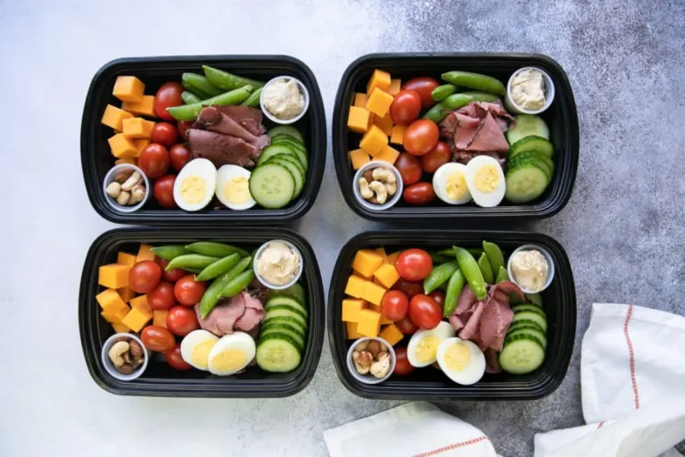 17 Foods That You Can Make and Back to Take to the Beach