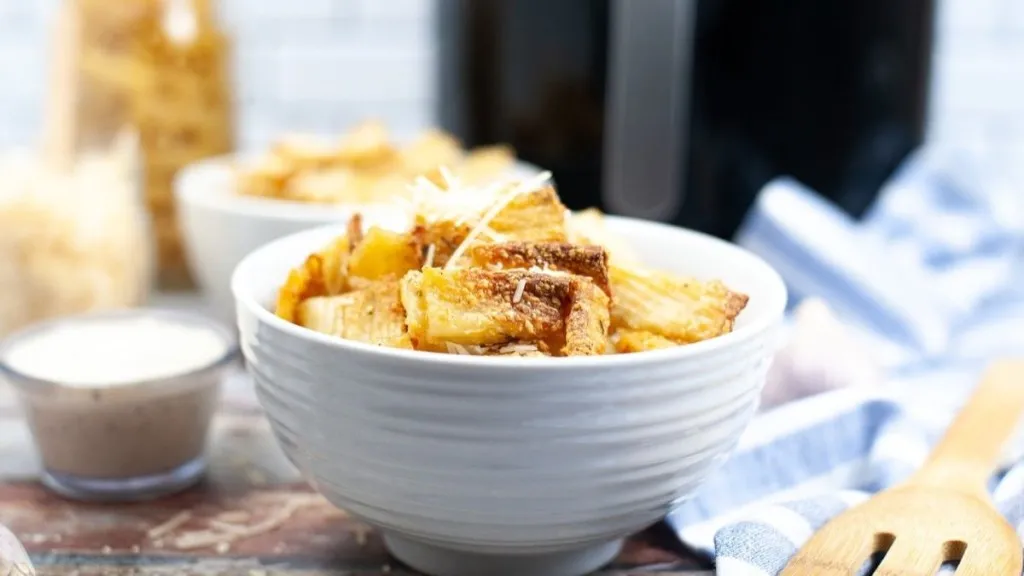 A bowl of fried pasta to make crunchy chips.