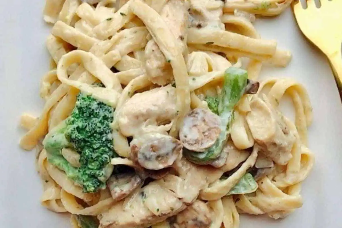 Chicken fettuccine alfredo.