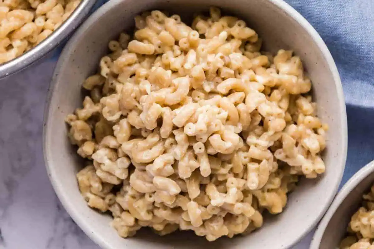 A bowl of mac and cheese.