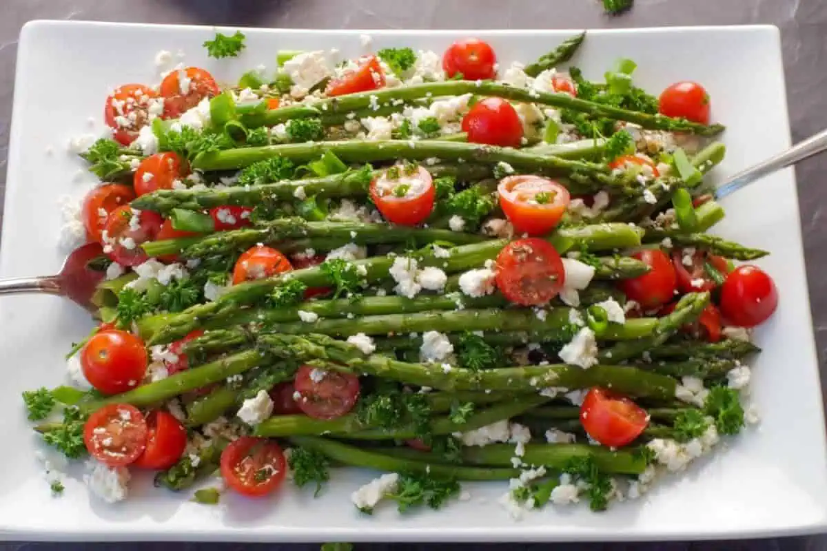 Streamed asparagus and tomato salad.
