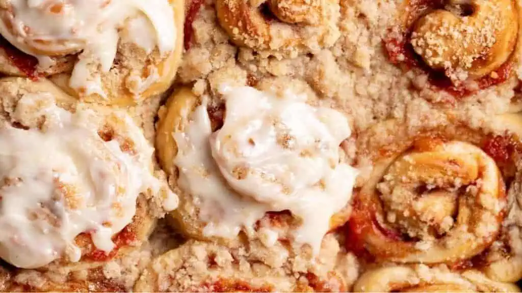 Peach Cobbler Cinnamon Rolls