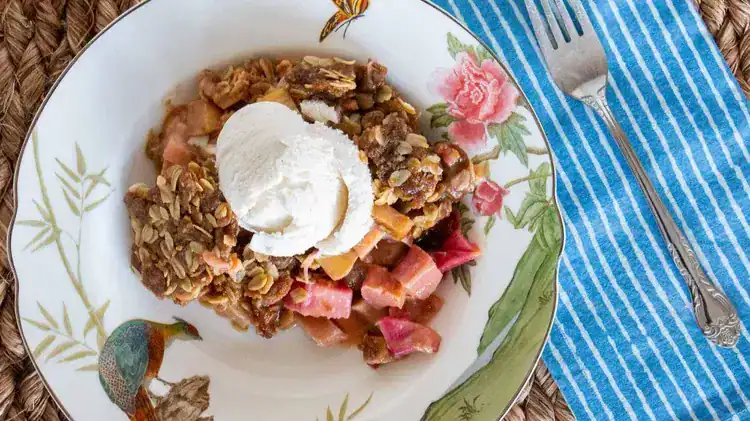 Ginger Rhubarb Crisp