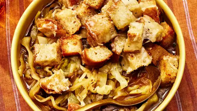 French Onion Cabbage Soup
