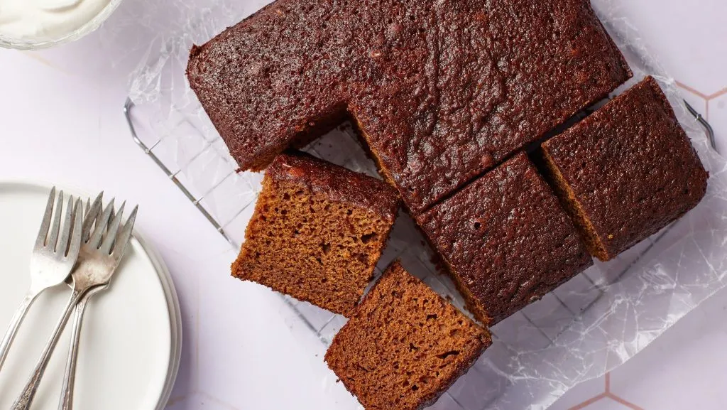 Molasses Cake