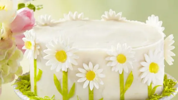 Spring Daisy Lemon Layer Cake