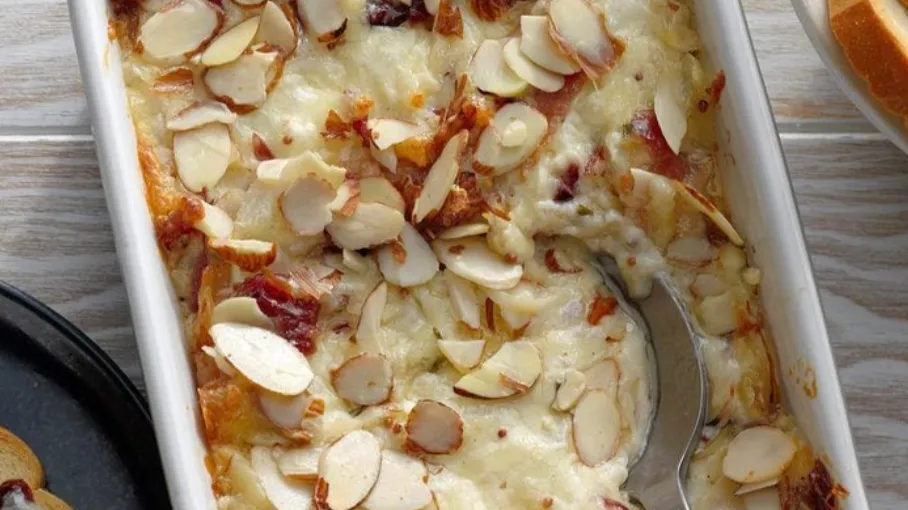 Cranberry and Bacon Swiss Cheese Dip