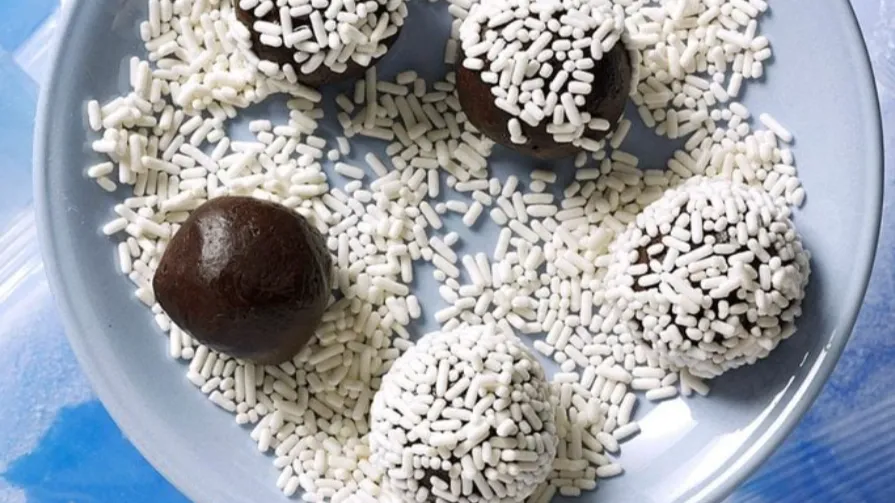 Crunchy Chocolate Mint Balls