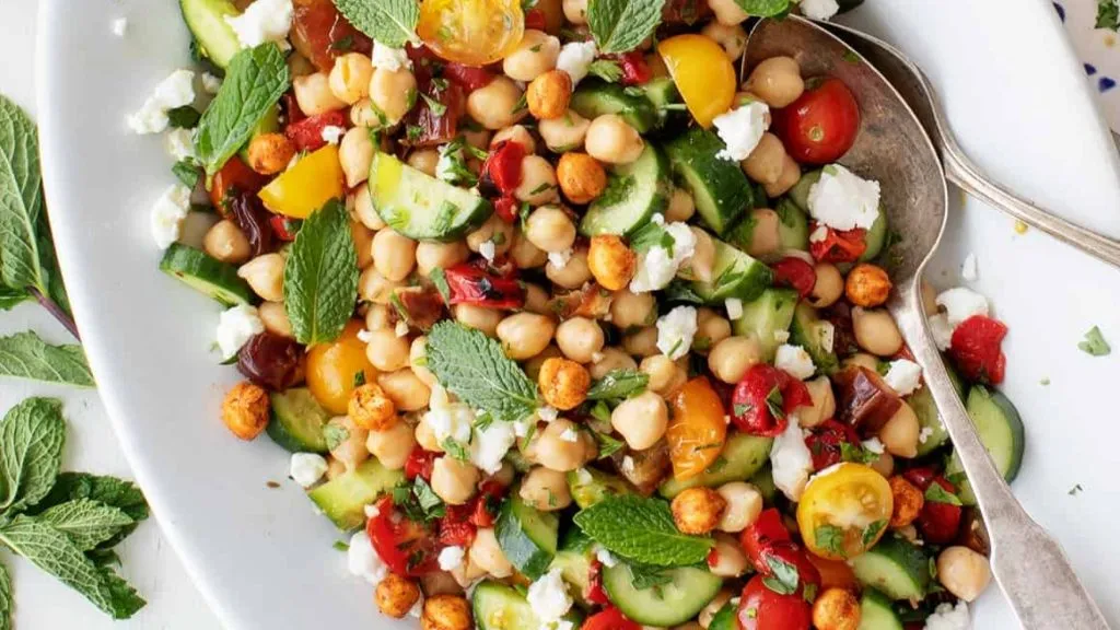 Hearty Mediterranean Chickpeas