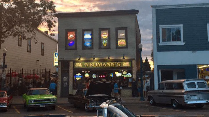 neumanns bar