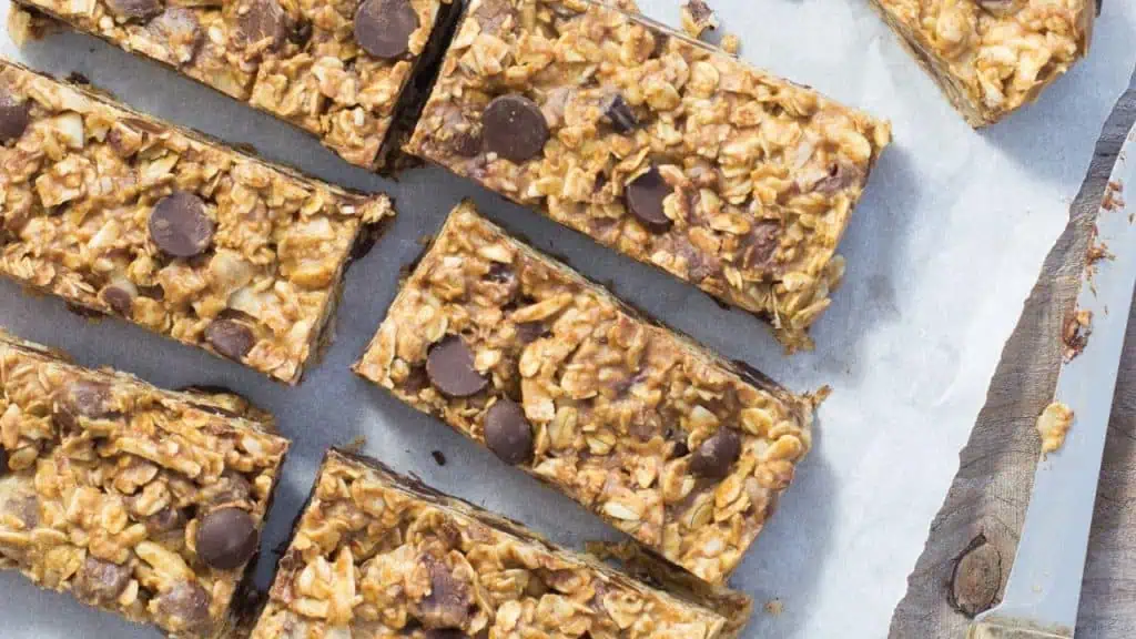 Wholesome Almond-Oat Bars