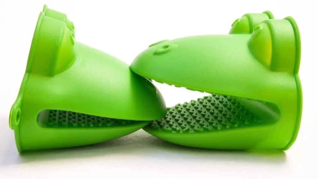 Ultimate Grip with Silicone Oven Mitts