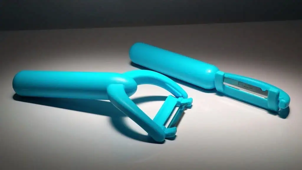 Effortless Peeling with Y-Peeler