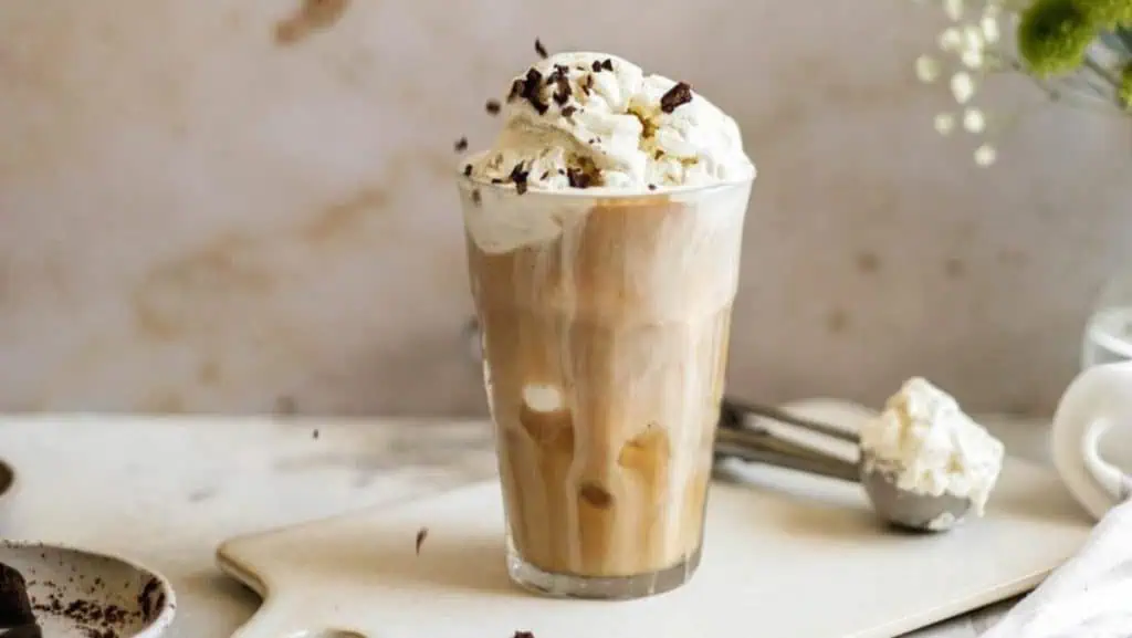 Coffee Ice Creams with heavy cream and whole milk