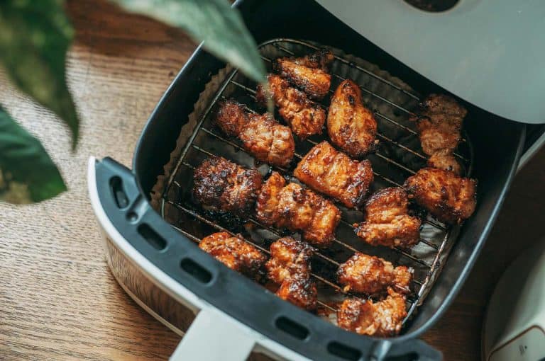 Beginner’s Guide to Using an Air Fryer Safely (No Smoke, No Stress)