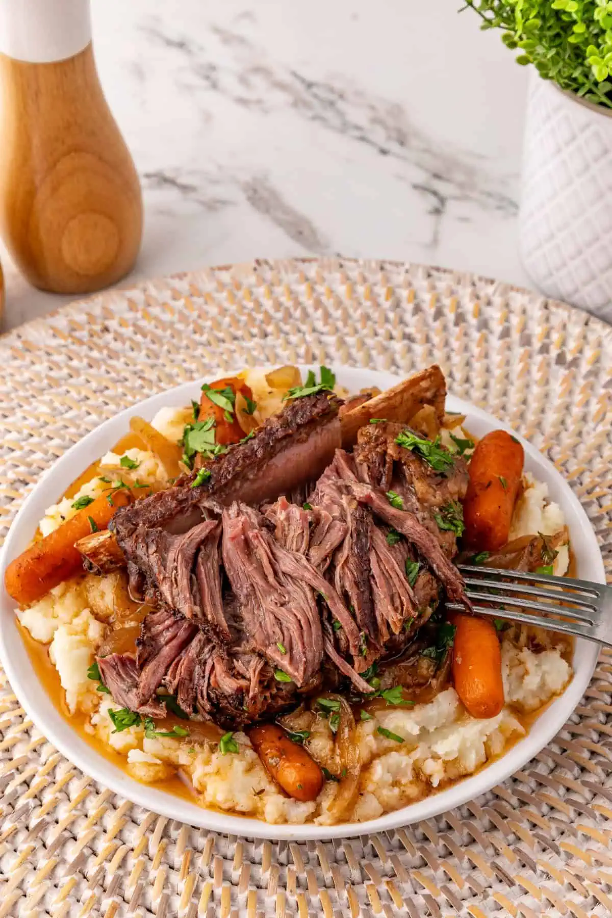 Crockpot Beef Short Ribs with Red Wine Gravy